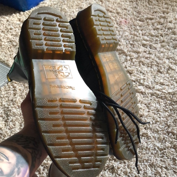 Black 10 eye docs - Picture 2 of 3